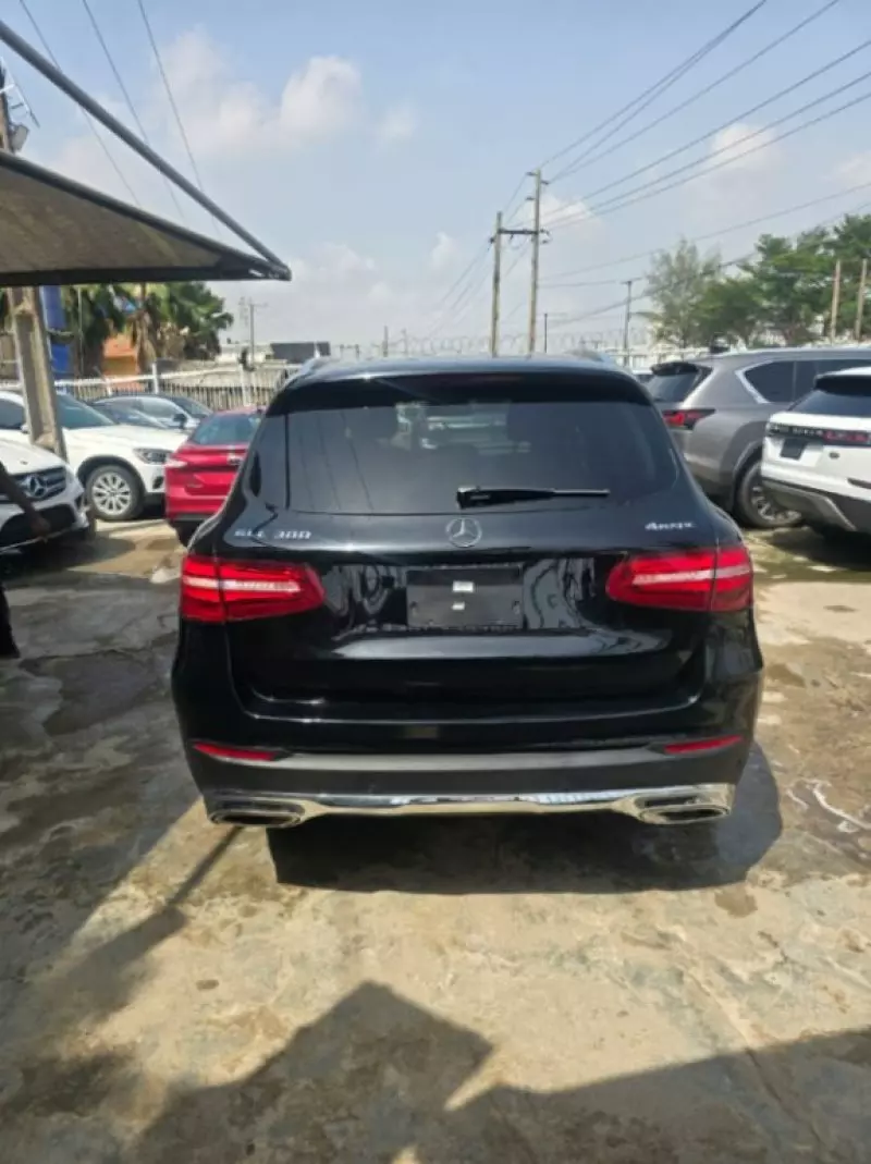 Mercedes-Benz GLC 300   - 2018