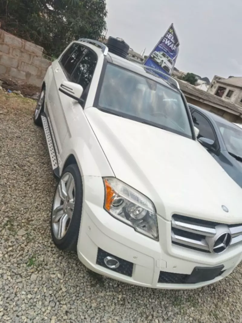 Mercedes-Benz GLK 350   - 2011