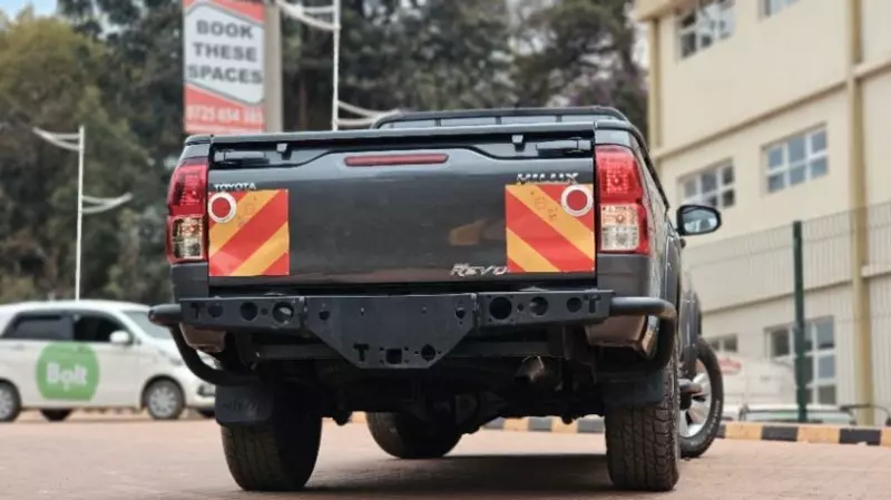 Toyota Hilux Revo    - 2019