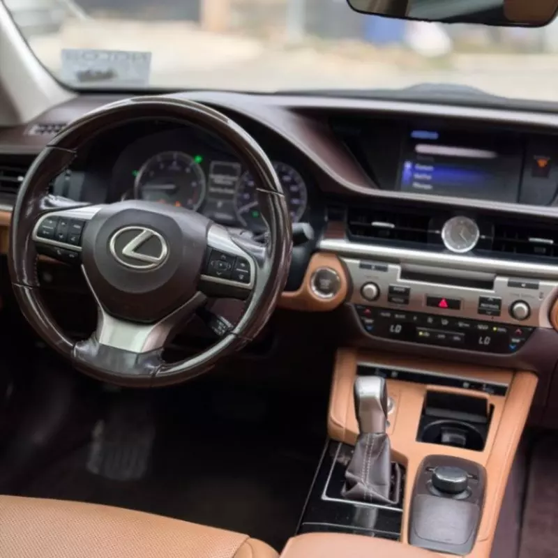 Lexus ES 350   - 2016