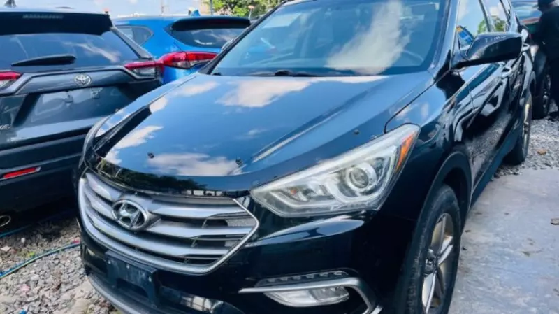 Hyundai Santa Fe   - 2017