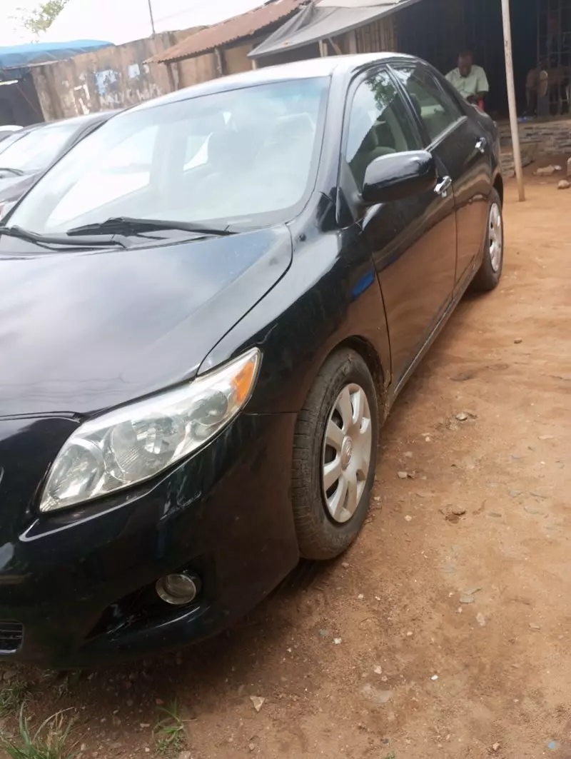 Toyota corolla   - 2009