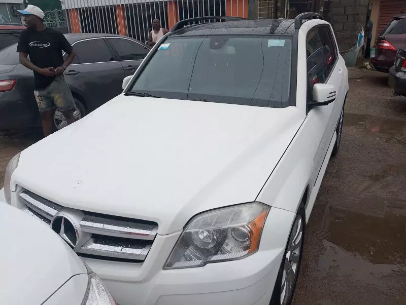 Mercedes-Benz GLK 350   - 2010