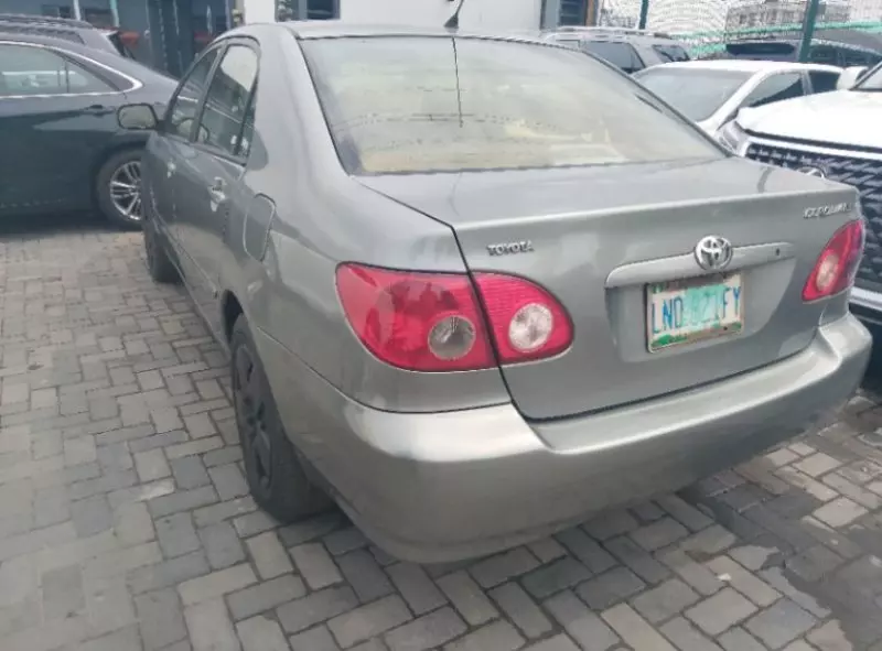 Toyota Corolla   - 2006