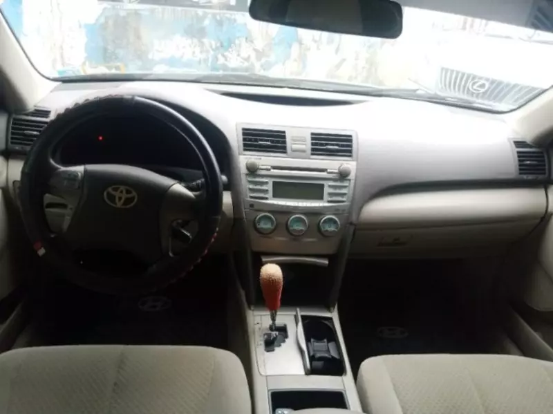 Toyota Camry   - 2009