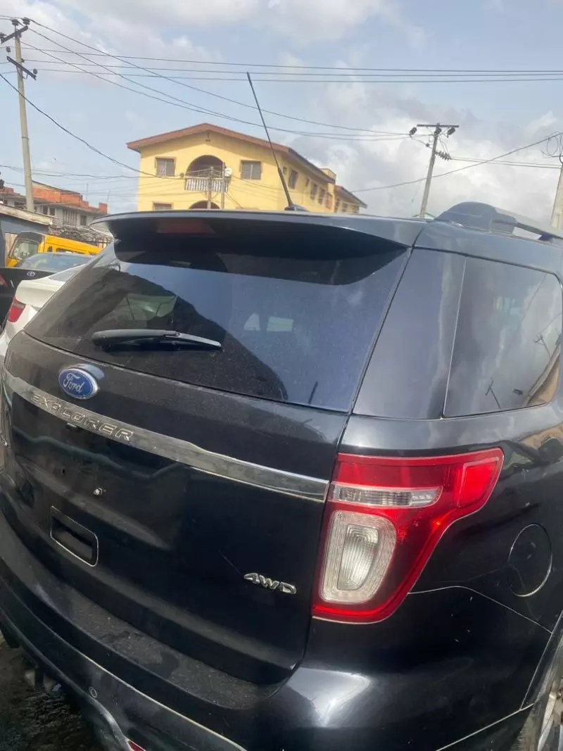 Ford Explorer   - 2012