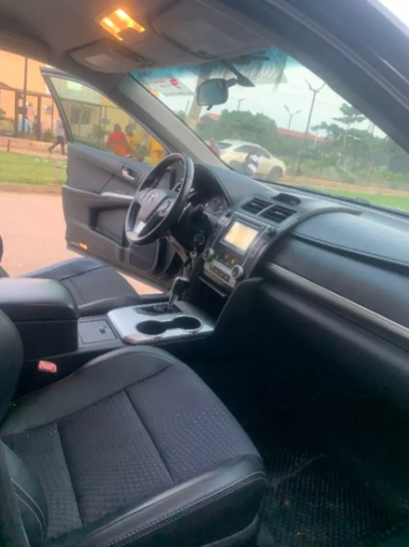 Toyota Camry   - 2012
