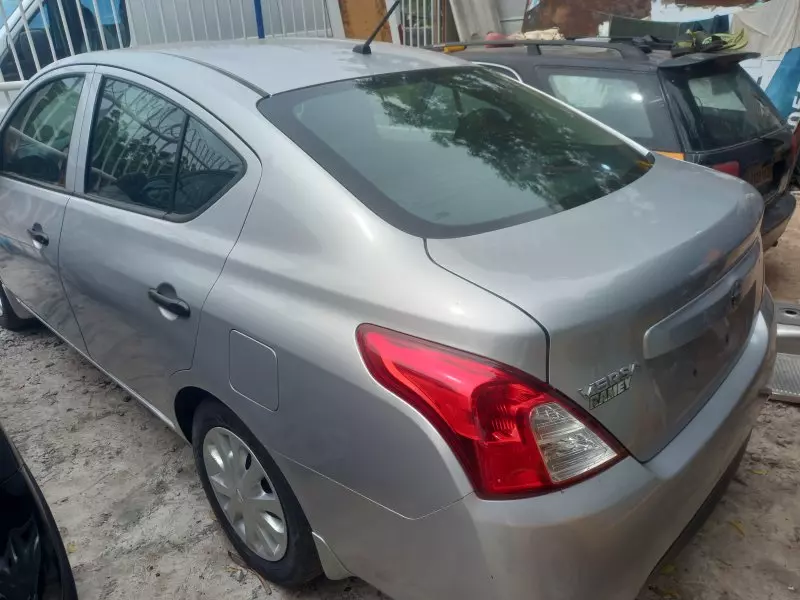 Nissan Versa   - 2015