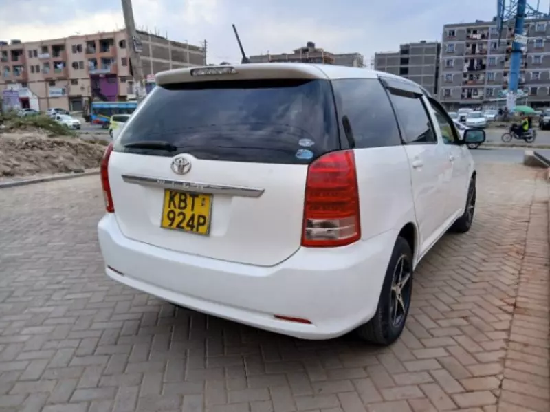 Toyota Wish   - 2005