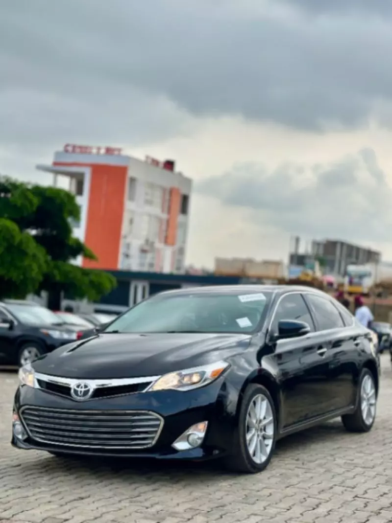 Toyota Avalon   - 2015