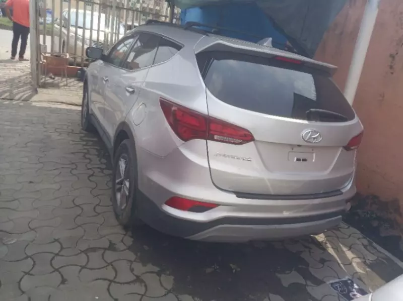 Hyundai Santa Fe - 2018