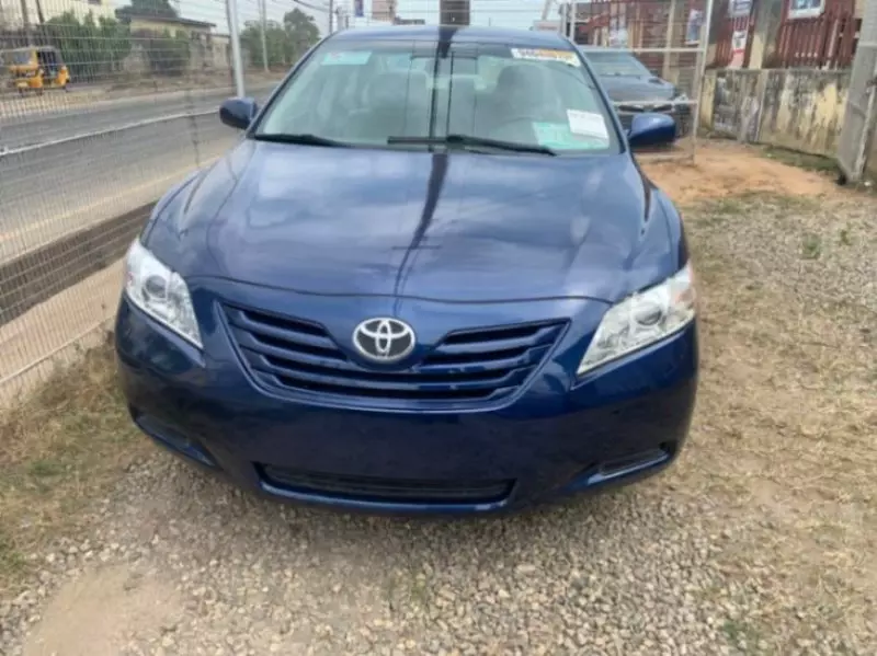 Toyota Camry   - 2009