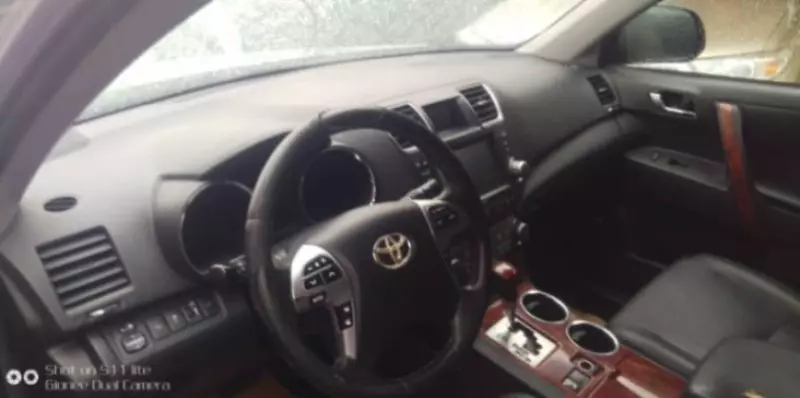 Toyota Highlander   - 2012