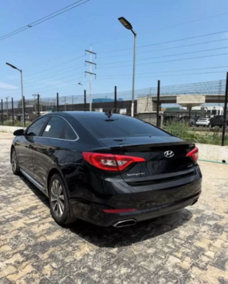 Hyundai Sonata   - 2016
