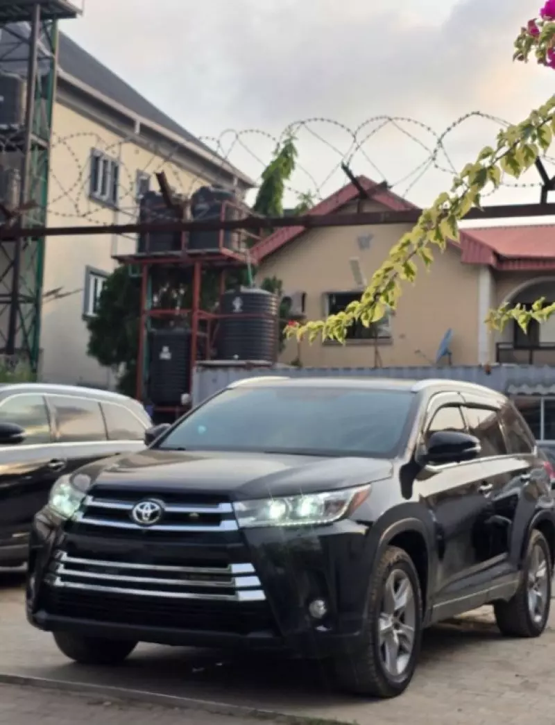 Toyota Highlander   - 2015