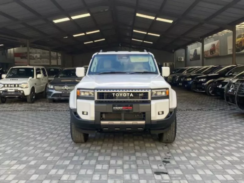 Toyota Landcruiser 300 GXR   - 2023