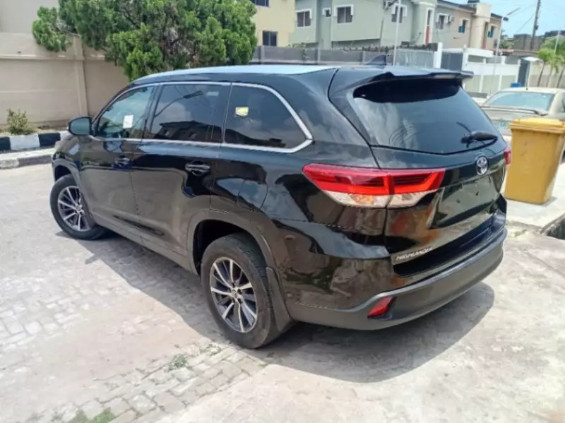Toyota Highlander   - 2019