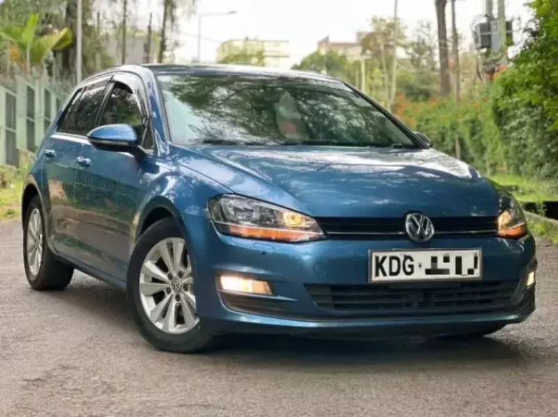Volkswagen Golf   - 2014