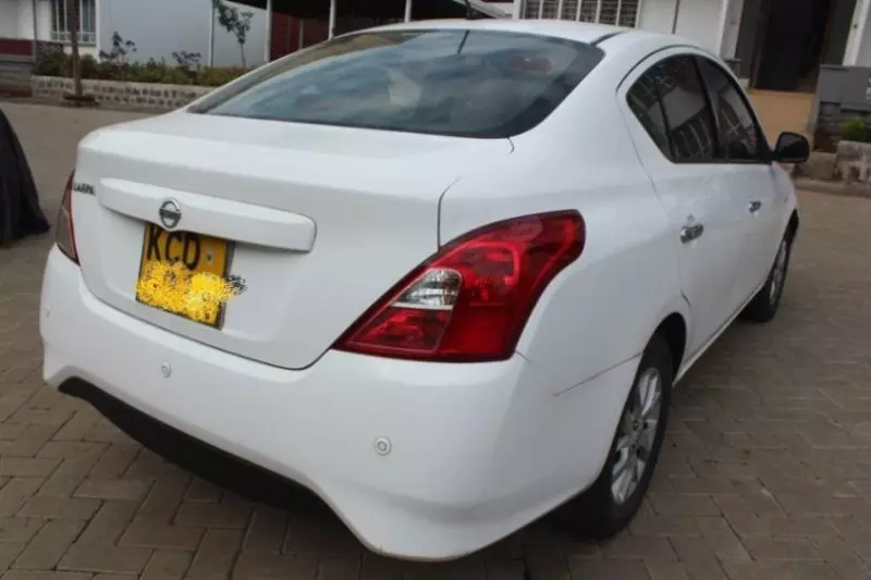 Nissan Tiida   - 2014