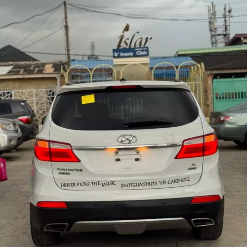 Hyundai Santa Fe - 2015