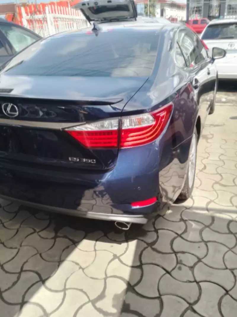 Lexus ES 350   - 2013