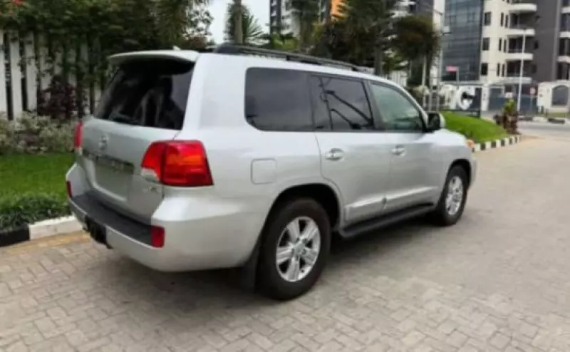 Toyota Land Cruiser   - 2013