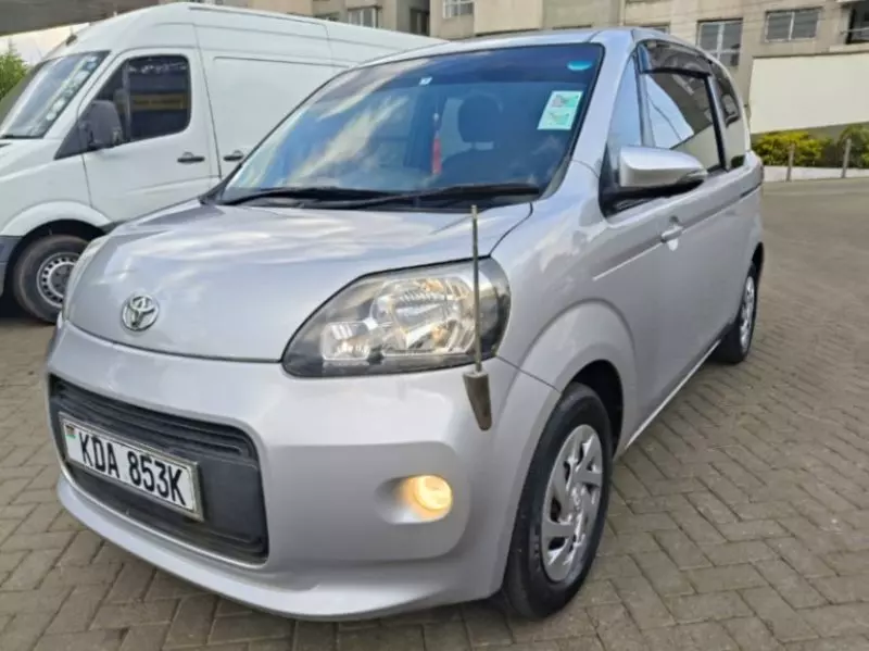 Toyota Porte   - 2013