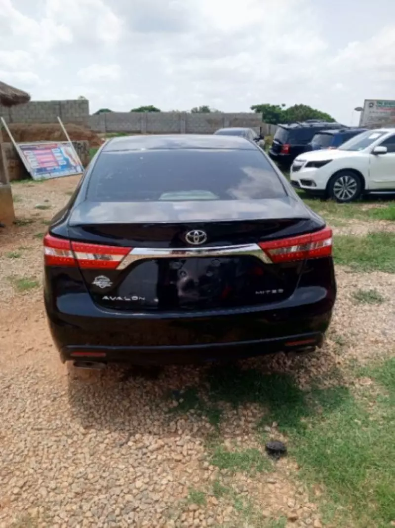 Toyota Avalon   - 2014