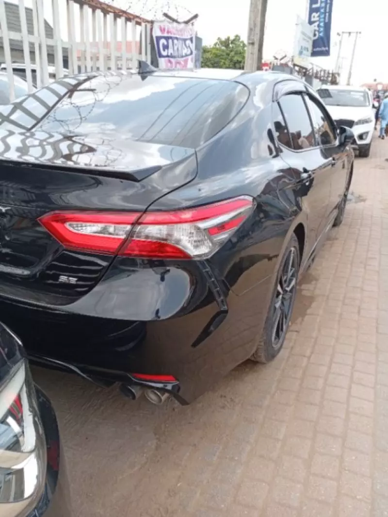 Toyota Camry   - 2019