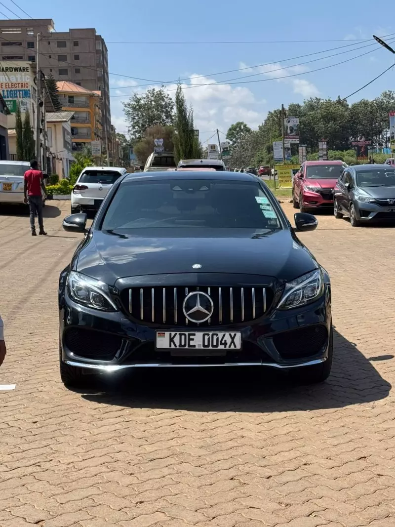 Mercedes-Benz C200   - 2014