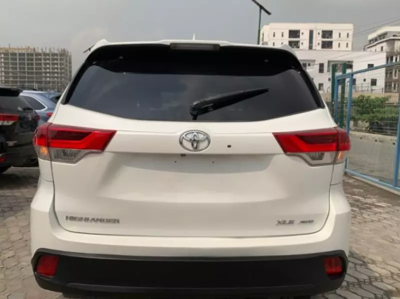 Toyota Highlander - 2015