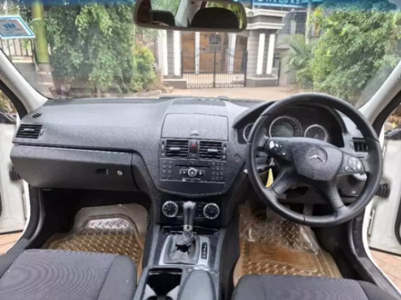 Mercedes-Benz C200   - 2009