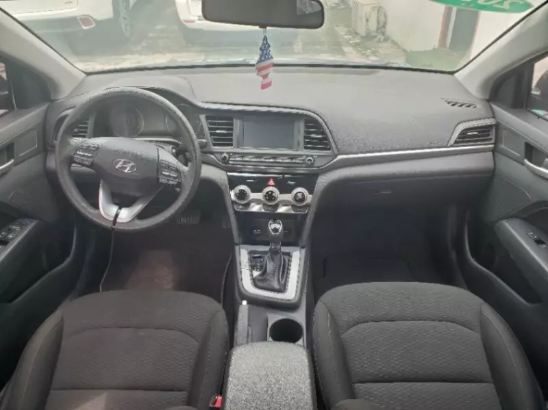 Hyundai Elantra   - 2019