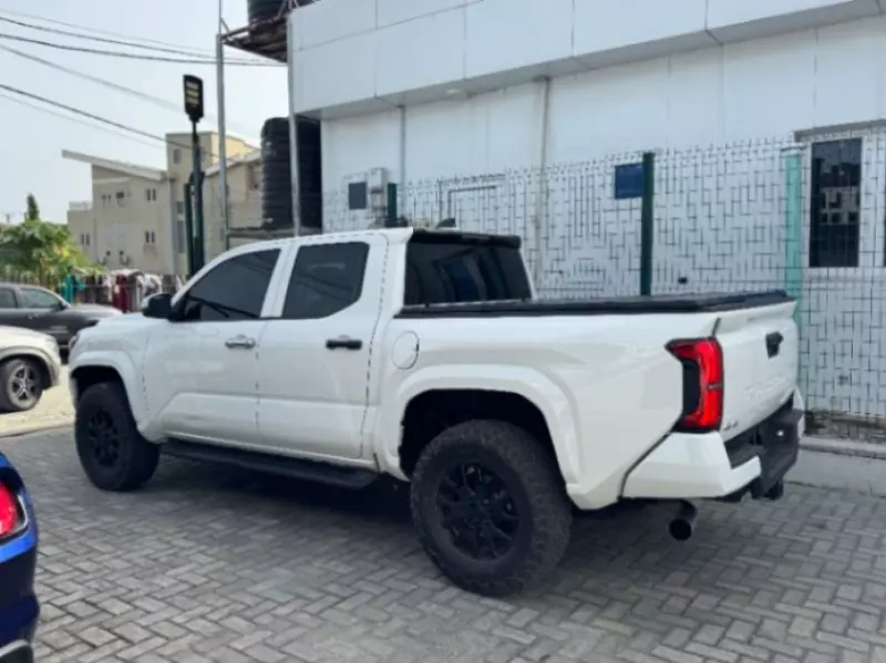Toyota Tacoma   - 2024