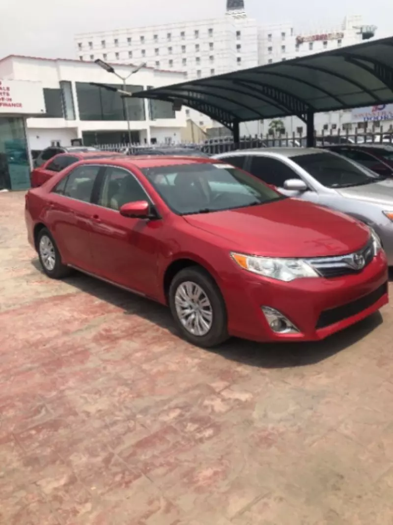 Toyota Camry - 2012