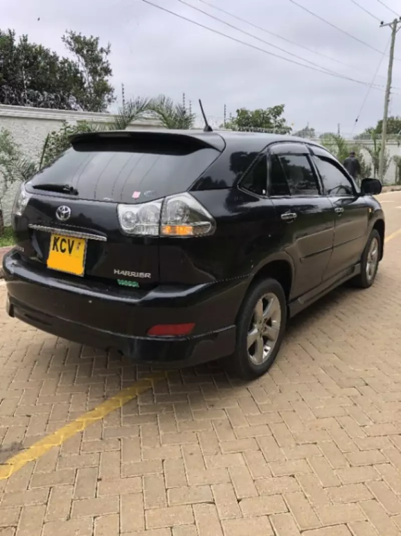Toyota Harrier   - 2012