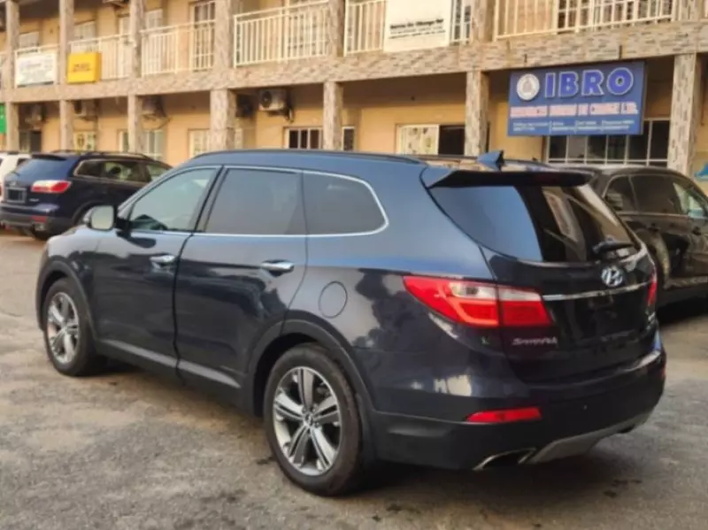 Hyundai Santa Fe   - 2013