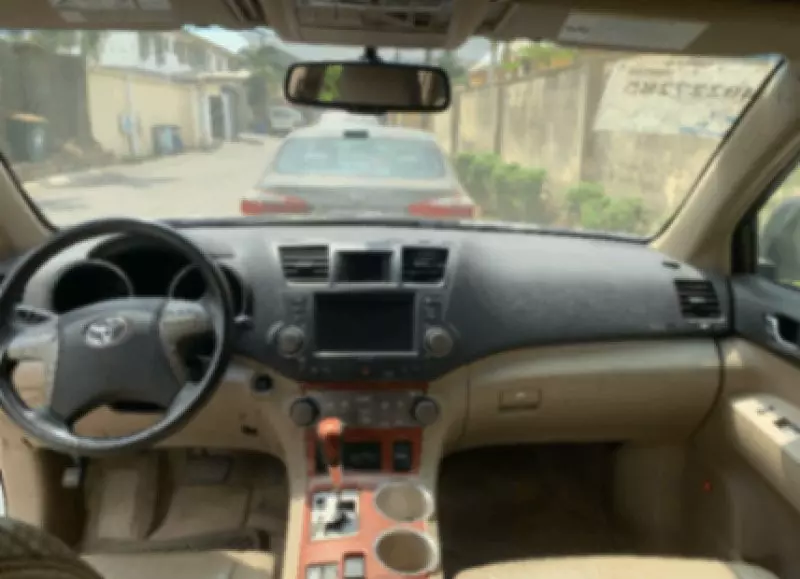 Toyota Highlander   - 2009