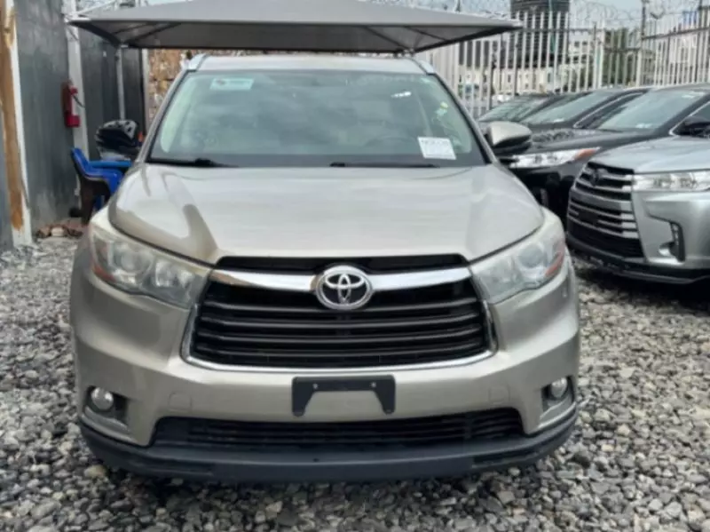 Toyota Highlander   - 2015