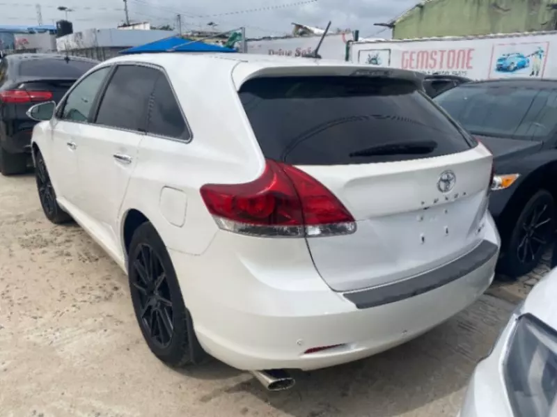 Toyota Venza   - 2015