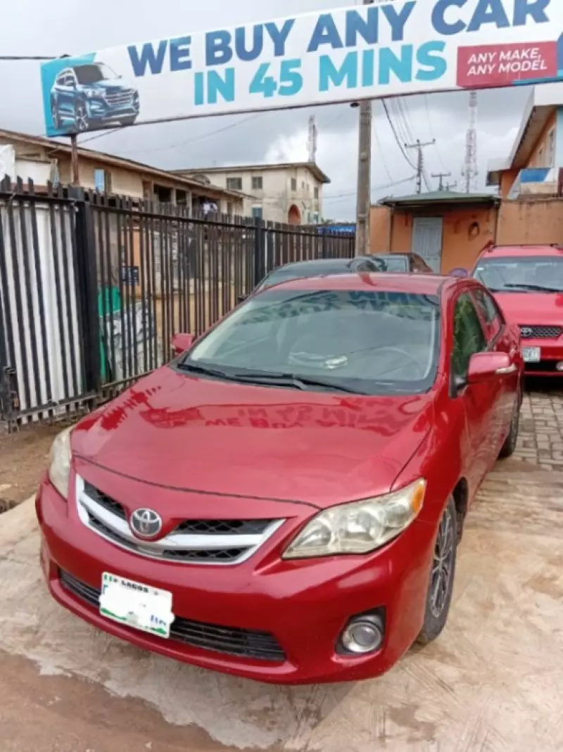 Toyota Corolla   - 2010