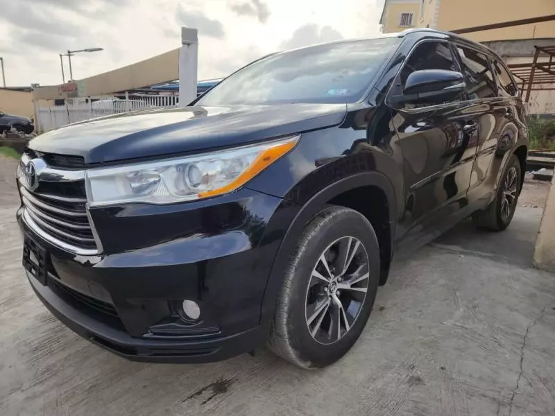 Toyota Highlander   - 2016