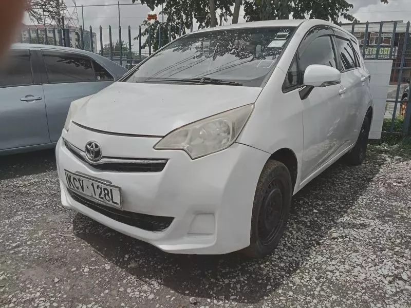 Toyota Ractis   - 2011