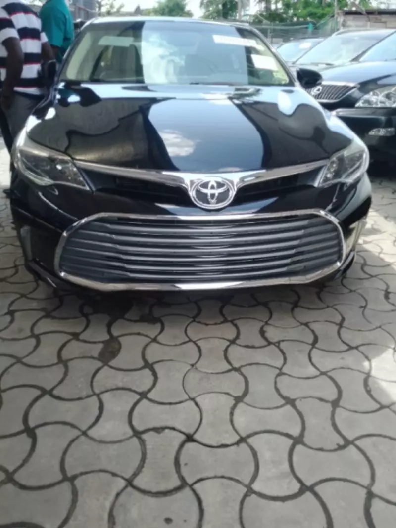 Toyota Avalon   - 2016