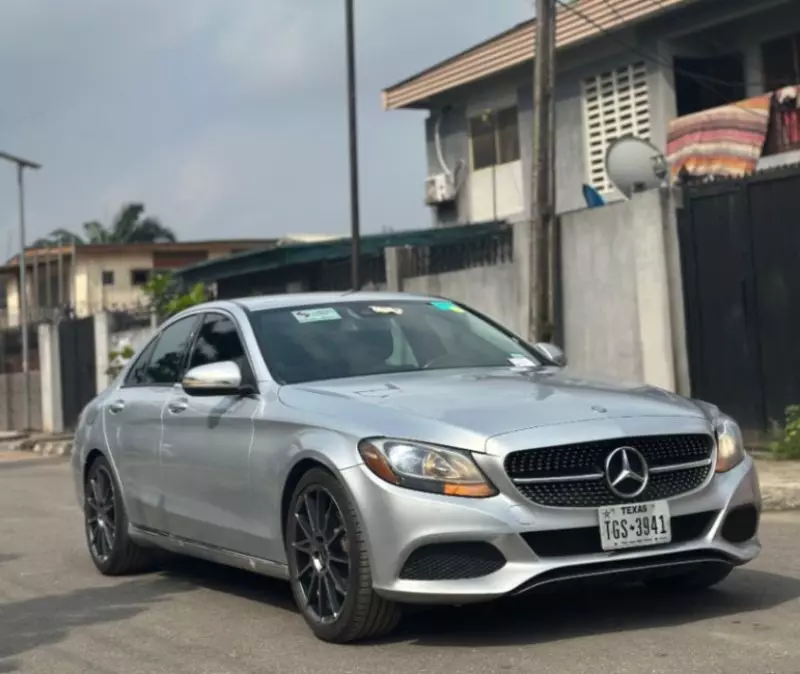 Mercedes-Benz C 300
