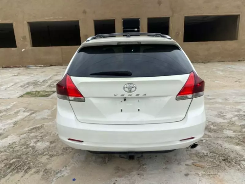 Toyota Venza   - 2011