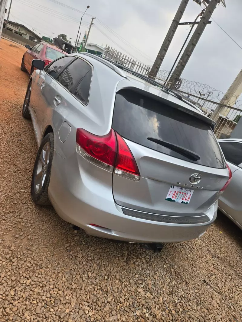 Toyota Venza   - 2010