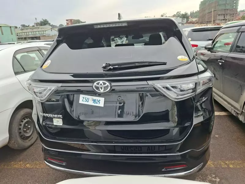 Toyota Harrier   - 2016