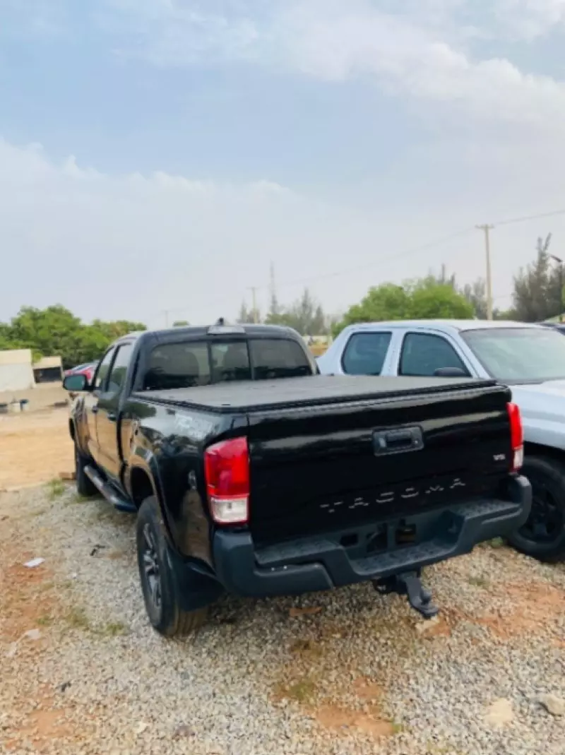 Toyota Tacoma   - 2018