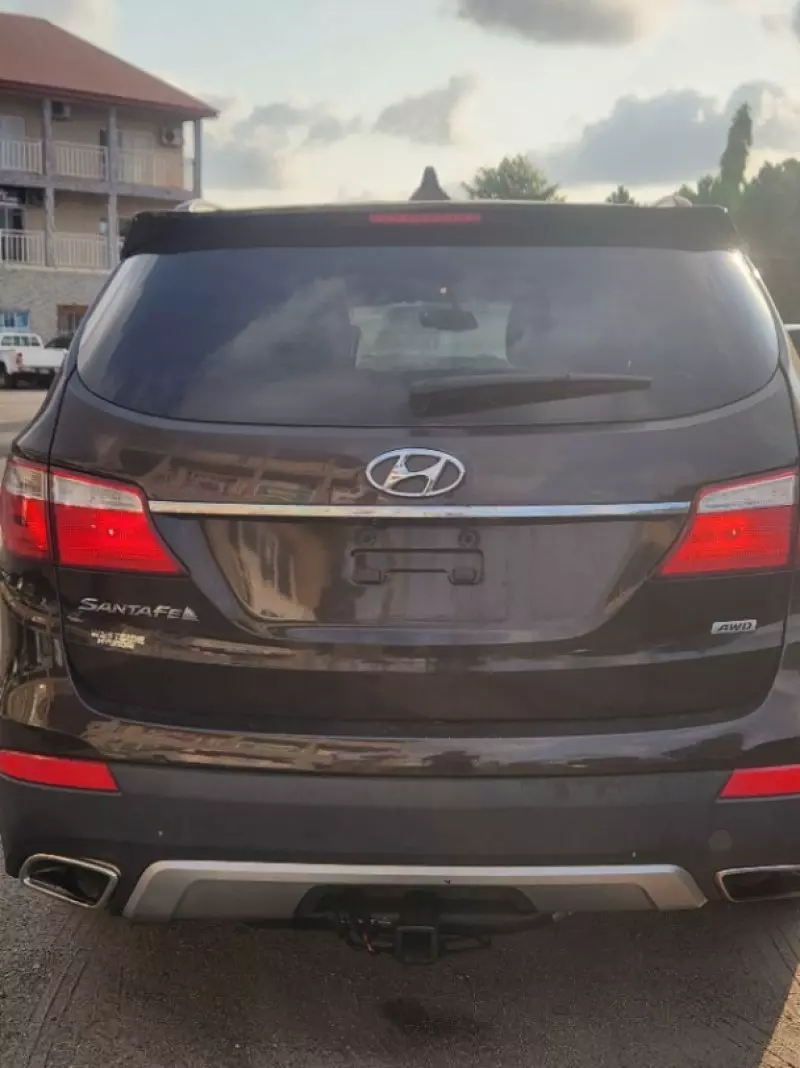 Hyundai Santa Fe   - 2016